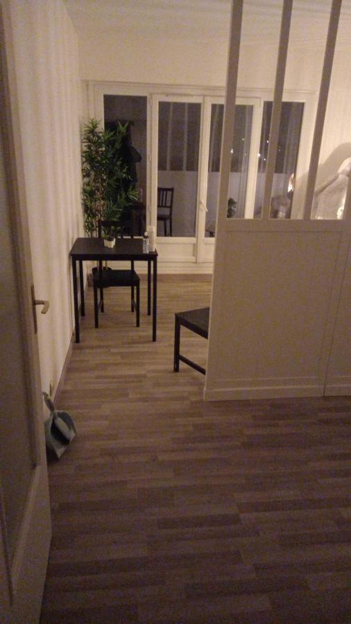 Lumineux Studio Avec Balcon / Cosy Flat With Balcony Daire Villejuif Dış mekan fotoğraf